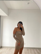 Cargar imagen en el visor de la galería, VESTIDO OLIVIA
